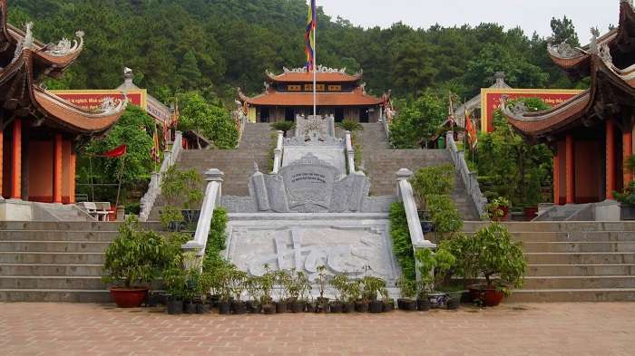 Di tích thắng cảnh Côn Sơn