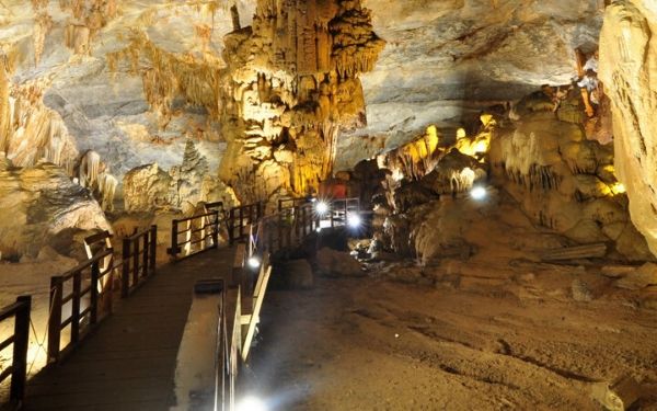 Hang Bụt Hang Bụt