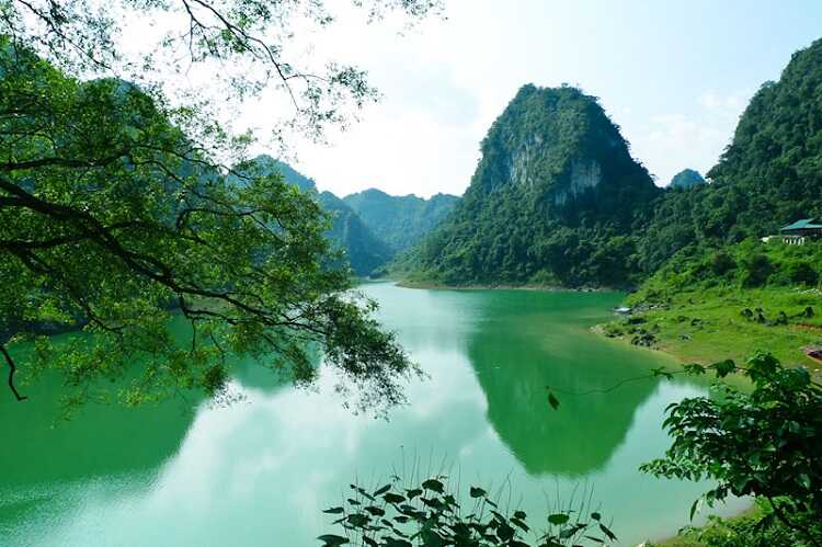 Hồ Hang Then Cao Bằng