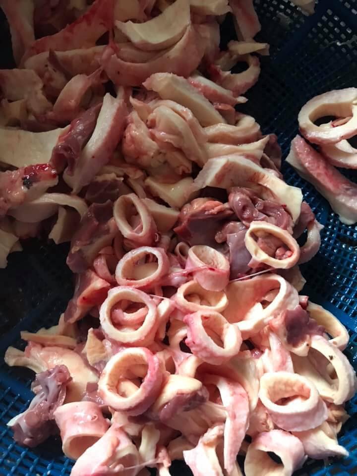Mách bạn cách sơ chế cuống tim bò sạch sẽ