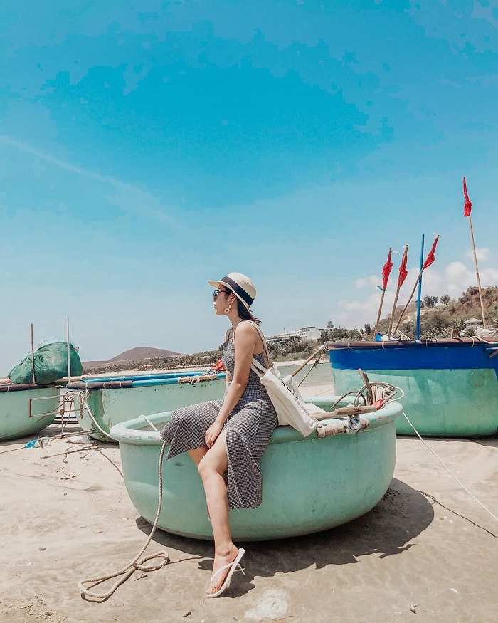 Khám phá Bãi đá Ông Địa Khám phá Bãi đá Ông Địa