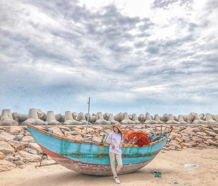 Ghé thăm bãi đá Ông Địa - Điểm sống ảo nổi tiếng tại Phan Thiết Ghé thăm bãi đá Ông Địa - Điểm sống ảo nổi tiếng tại Phan Thiết