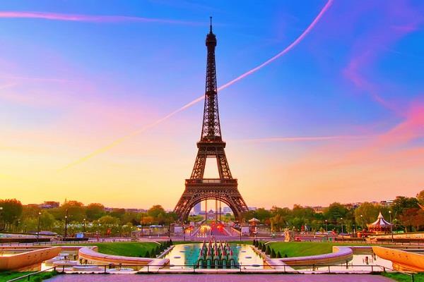 Tháp Eiffel 