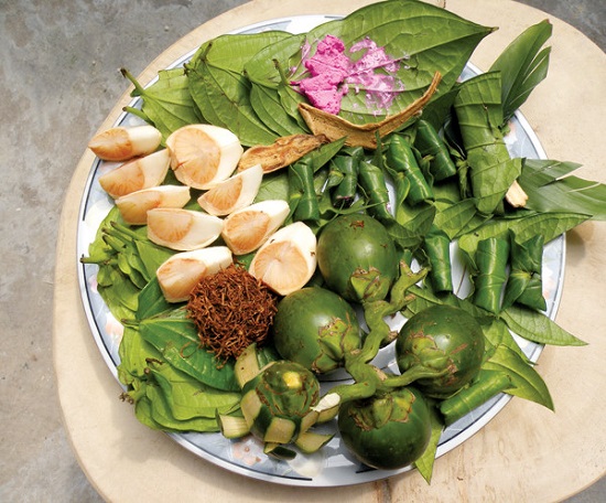 Cô Hương xem vong Cô Hương xem vong